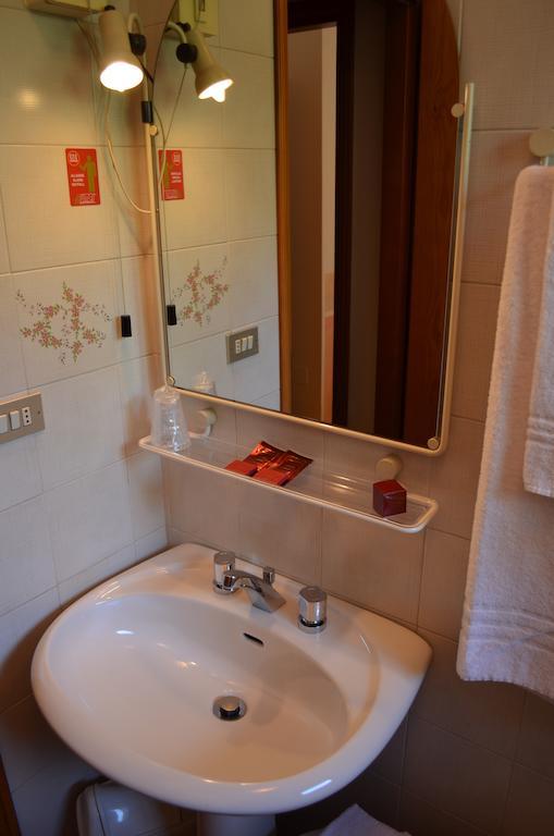 Hotel Pilotto Peschiera del Garda Eksteriør bilde
