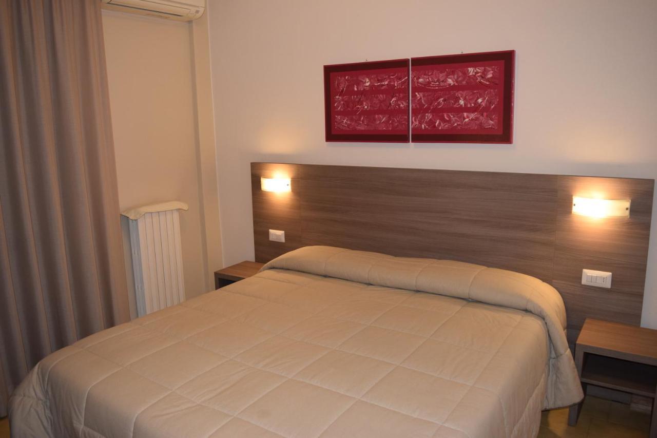 Hotel Pilotto Peschiera del Garda Eksteriør bilde