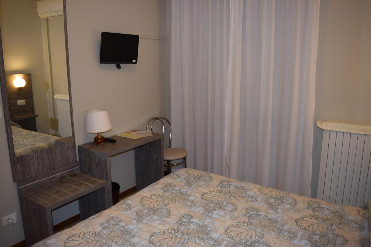 Hotel Pilotto Peschiera del Garda Eksteriør bilde