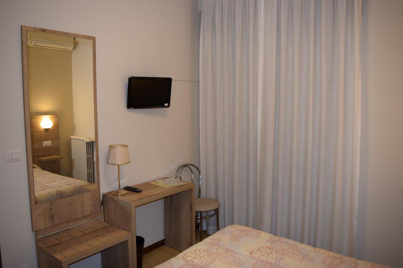 Hotel Pilotto Peschiera del Garda Eksteriør bilde